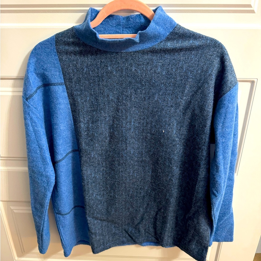 Super soft Blue and Gray Top